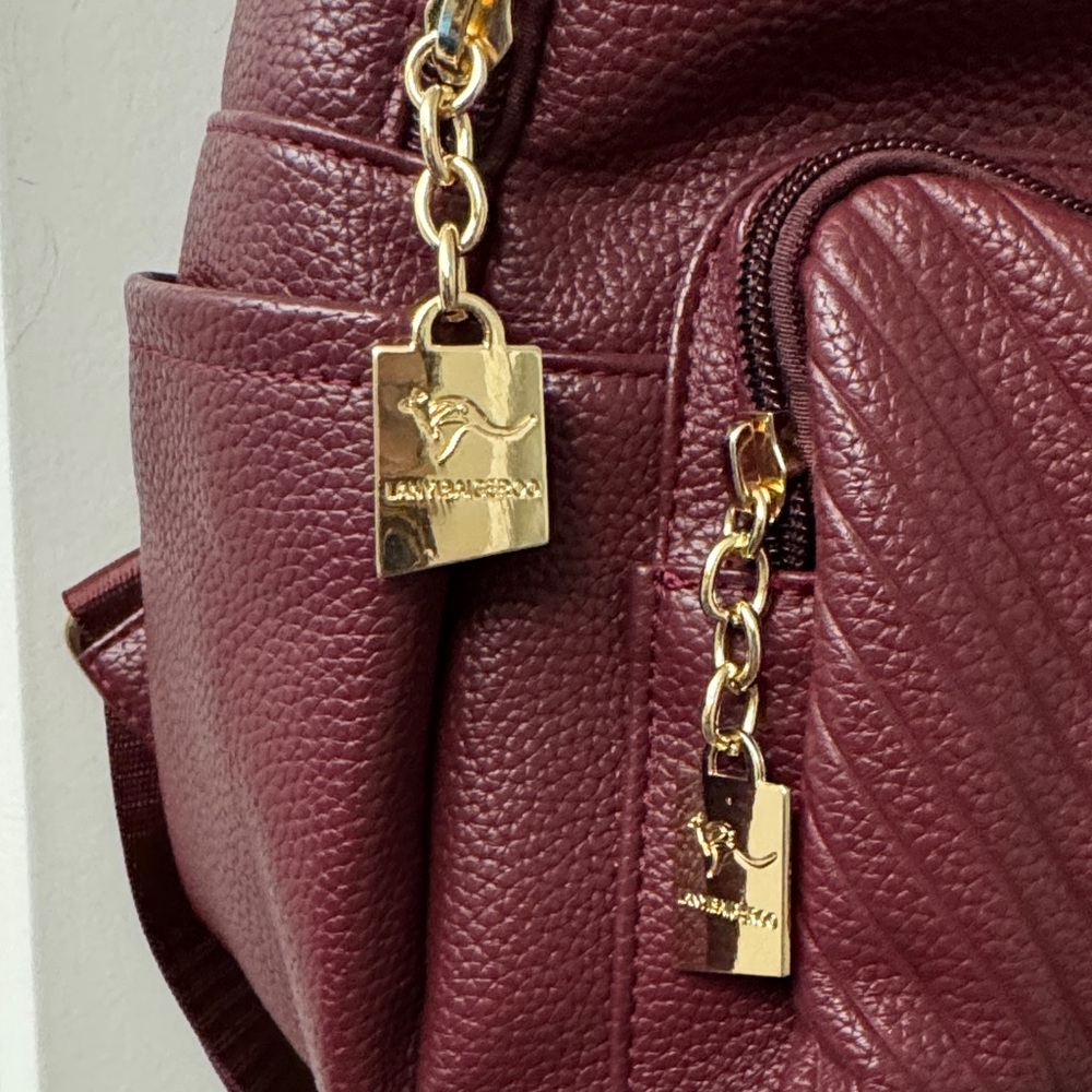kangaROOS Burgundy Backpack with Gold Accents Brand New!!๐ฅ๐ฅ๐ฅ๐ฅ๐ฅ - Picture 7 of 12